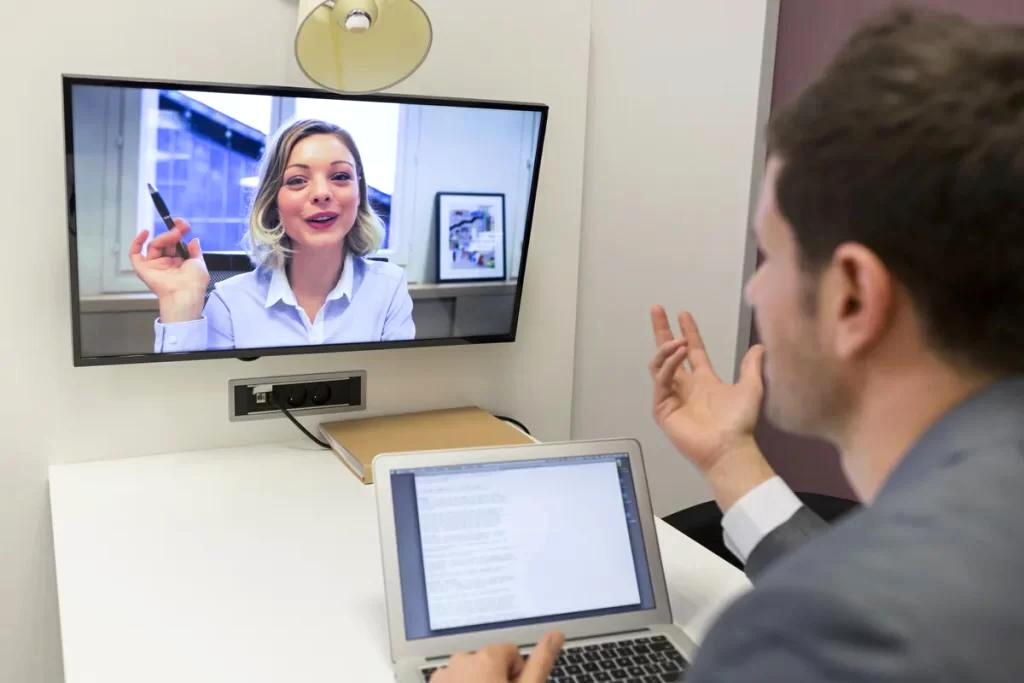 Javajan. Skype permitirá traducir videollamadas en tiempo real utilizando tu propia voz en el idioma que prefieras